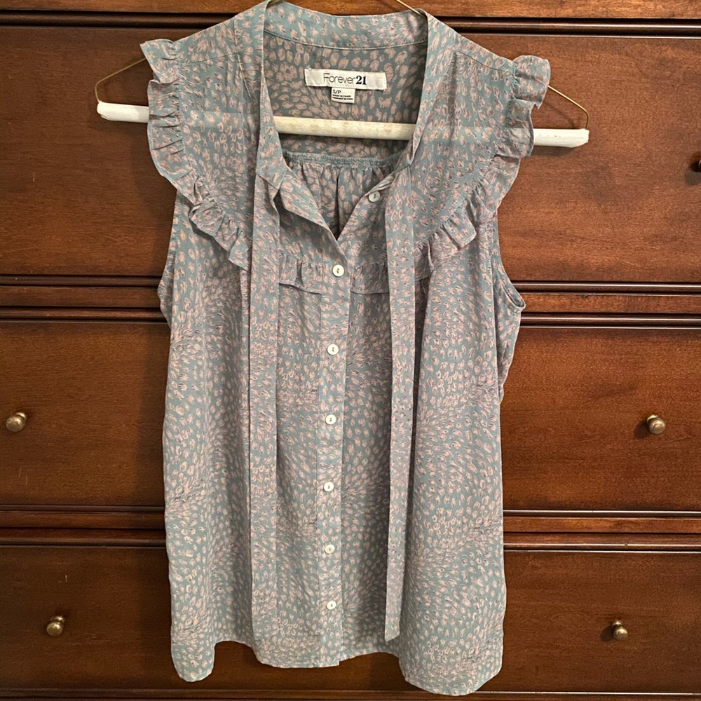 Forever 21 Blouse -$5 if bundled!